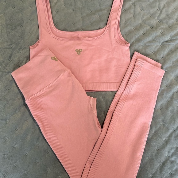 aritzia set - Picture 4 of 4